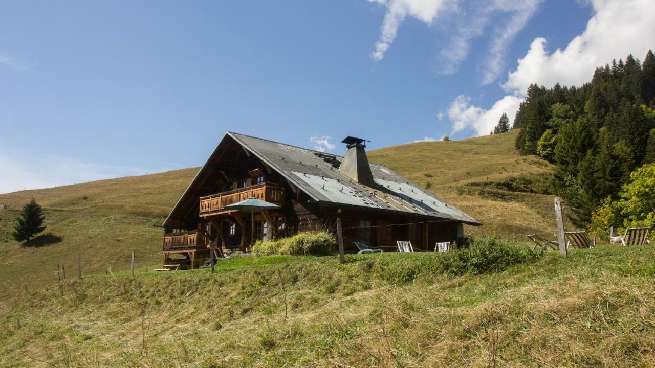 Reine Des Aravis - Chalet Isole Flumet Exterior photo